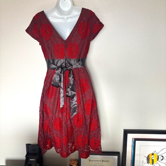NWOT Red and Black scoop neck lace floral dress. - Picture 2 of 3